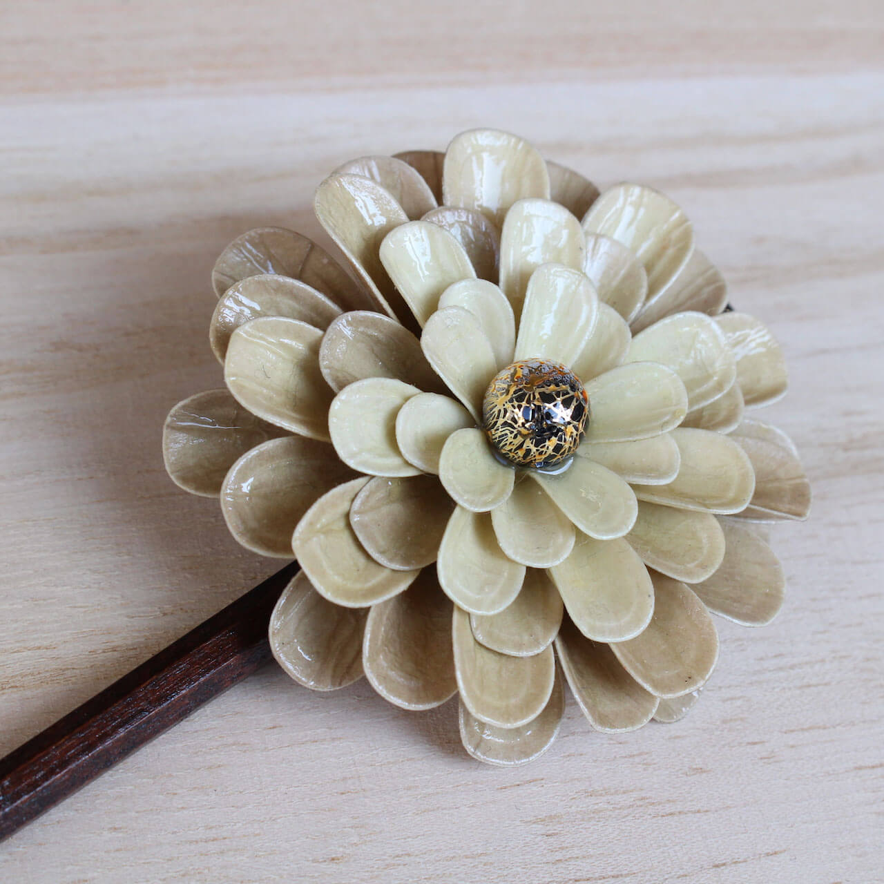 sakumamaさま売約済み かんざし〈菊〉グレージュ×オフWhite 善き 